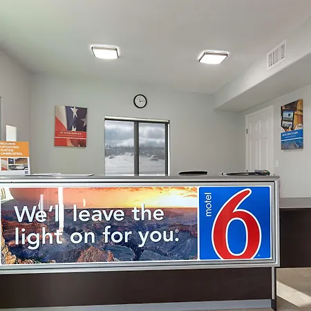 Motel 6-Show Low, Az