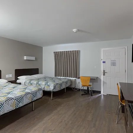 Motel 6-Show Low, Az
