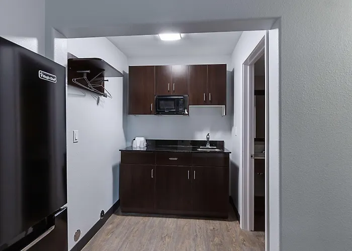 Hotel 6-show Low, Az 3*