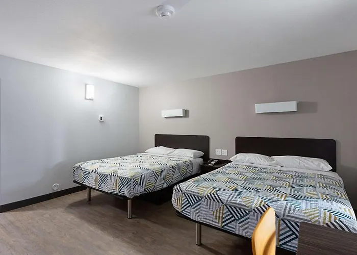 Hotel 6-show Low, Az 3*
