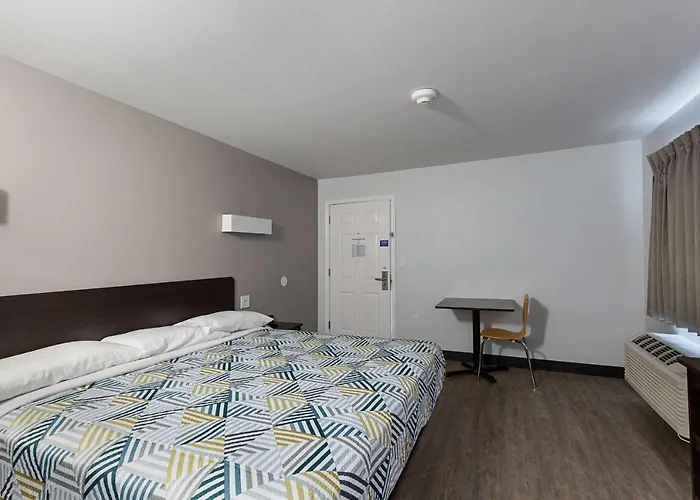 6-show Low, Az Hotel